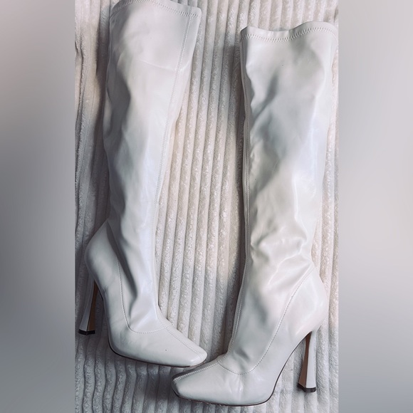 🔥FOREVER 21🔥 Cream Over the Knee boot - Picture 8 of 8